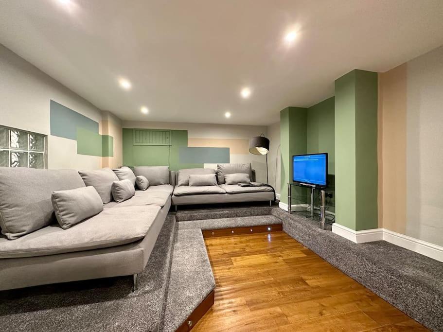 Stunning 5 Bed House In Chapel Allerton, Sleeps 9 Leeds  Zewnętrze zdjęcie
