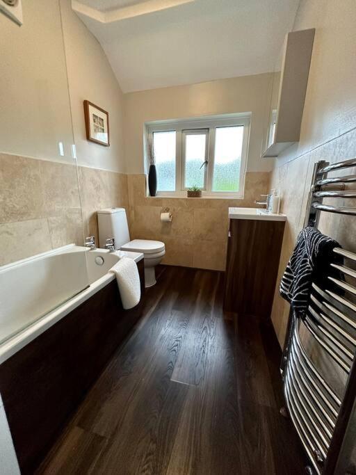 Stunning 5 Bed House In Chapel Allerton, Sleeps 9 Leeds  Zewnętrze zdjęcie